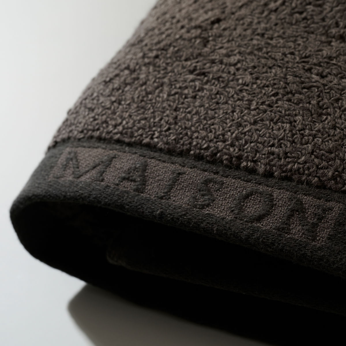 08 13 0051  Toalha de Rosto Tweed II Chumbo 002.jpg